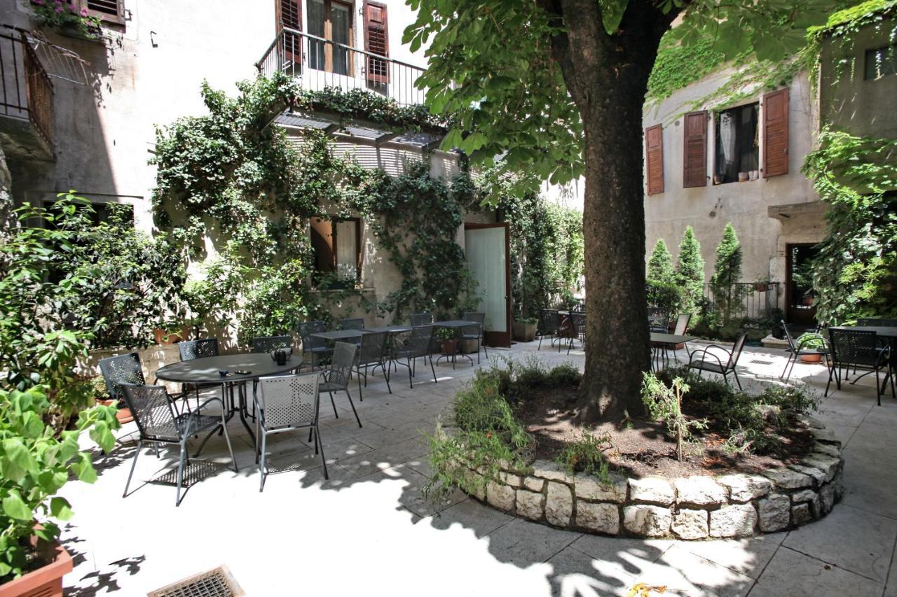 Albergo Accademia Trento Exterior foto
